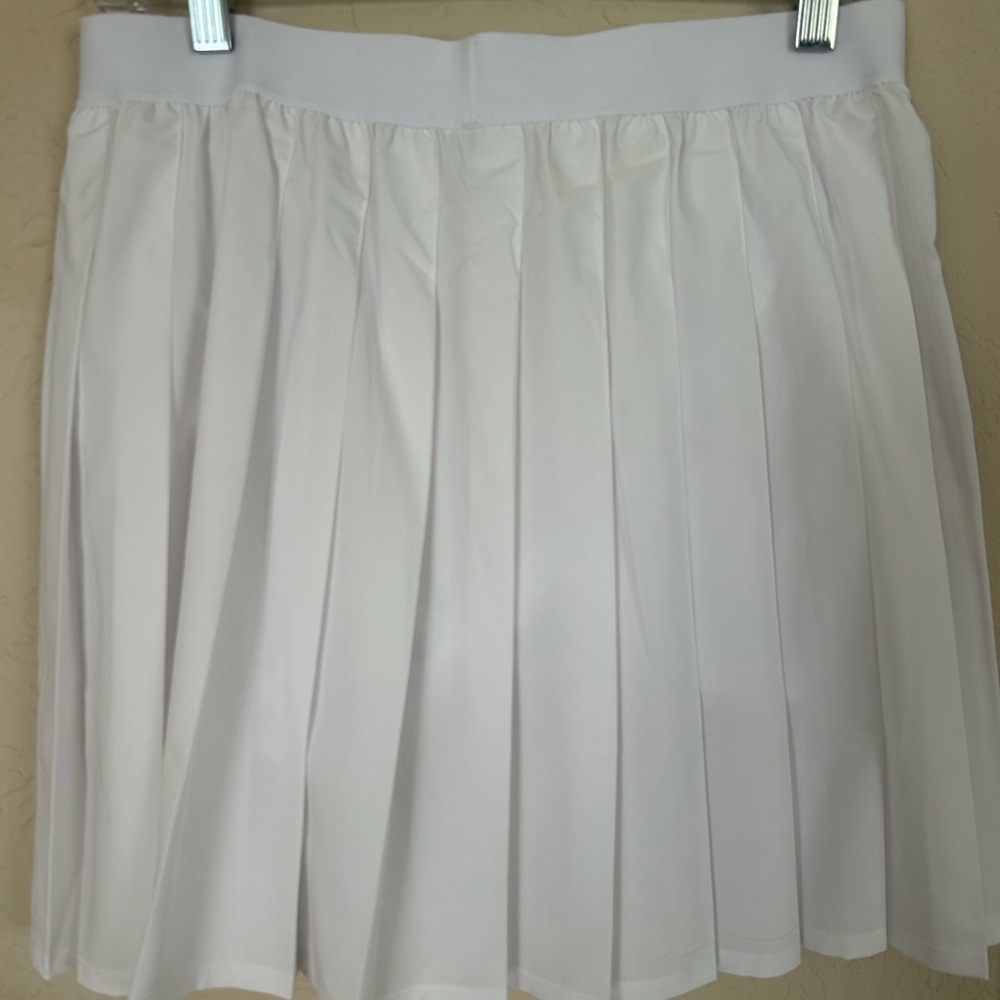 ALO Yoga Classic White Skirt - Picture 4 of 7
